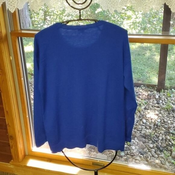 Talbots Lambswool Embroidered & Embellished Sz M Blue Penquin Graphic LS Sweater - Picture 5 of 9